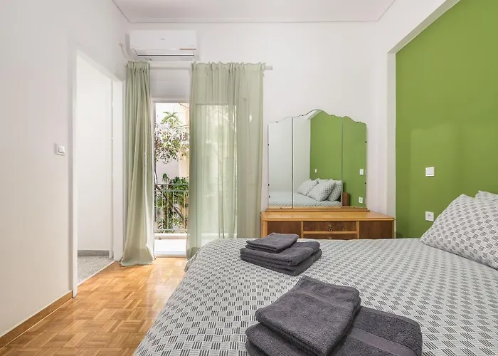 Stylish Luxury Apartment At Ampelokipi Metro Station